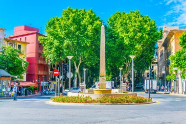 Palma De Mallorca, İspanya, 18 Mayıs 2017: Bir dikilitaş görünümü Placa del rei'joan carles ben içinde tarihi merkezi, Palma de Mallorca, Spai