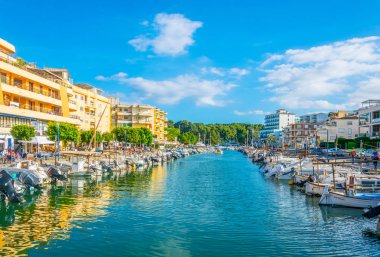 Porto Cristo, İspanya, 20 Mayıs 2017: Porto Cristo, Mallorca, Spai marinada