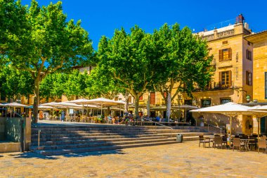 Pollenca, İspanya, 25 Mayıs 2017: Placa Binbaşı Meydanı'Pollenca, Mallorca, Spai