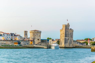 Gün batımı görünümü, bağlantı noktası, La tour de la chaine ve tur Saint Nicholas, Frangı tarafından korunan rochelle