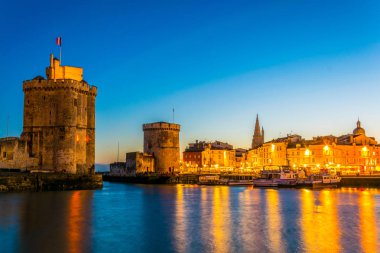 Gün batımı görünümü, bağlantı noktası, La tour de la chaine ve tur Saint Nicholas, Frangı tarafından korunan rochelle