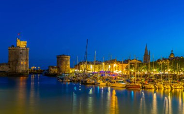 Gün batımı görünümü, bağlantı noktası, La tour de la chaine ve tur Saint Nicholas, Frangı tarafından korunan rochelle