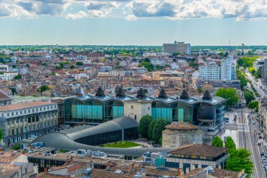 Bordeaux, Frangı adliyede havadan görünümü