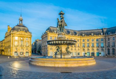 Place de la Bourse Bordeaux, Frangı görünümünü