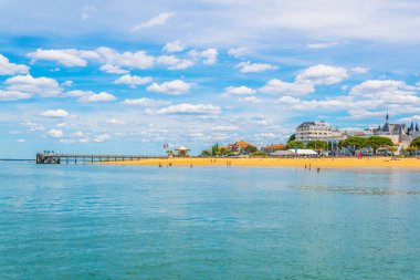 Bir Arcachon, Frangı kıyı şeridi