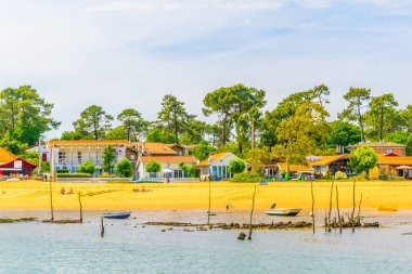Frangı Arcachon koyu sahil şeridi