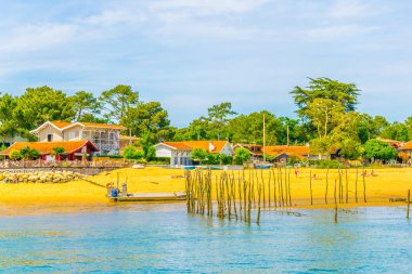 Frangı Arcachon koyu sahil şeridi