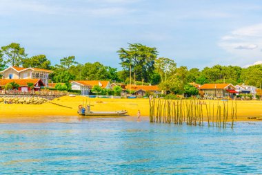 Frangı Arcachon koyu sahil şeridi