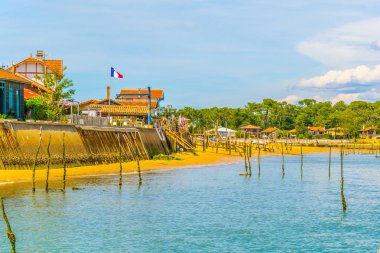 Frangı Arcachon koyu sahil şeridi