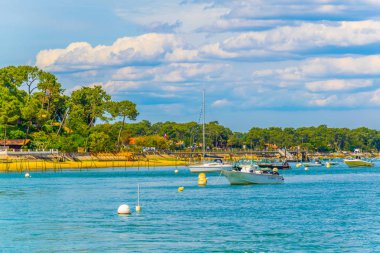 Frangı Arcachon koyu sahil şeridi