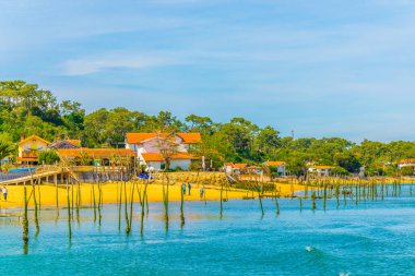 Frangı Arcachon koyu sahil şeridi