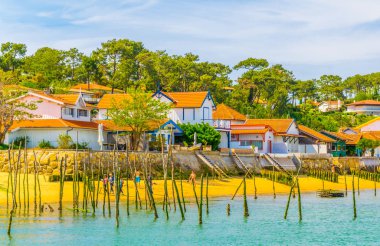 Frangı Arcachon koyu sahil şeridi