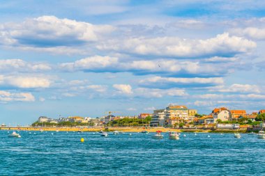 Bir Arcachon, Frangı kıyı şeridi