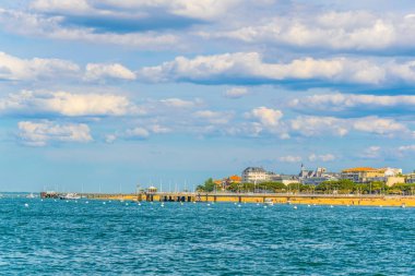 Bir Arcachon, Frangı kıyı şeridi