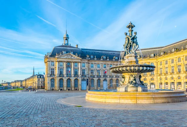 Place de la Bourse Bordeaux, Frangı görünümünü