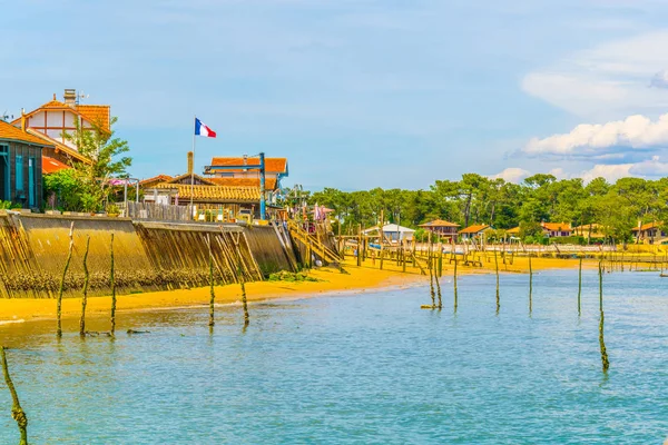 Frangı Arcachon koyu sahil şeridi