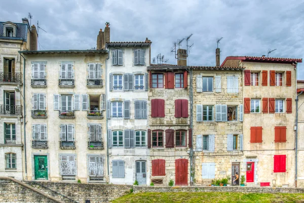 Cepheler eski evler Bayonne, Frangı