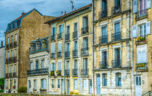 Cepheler eski evler Bayonne, Frangı