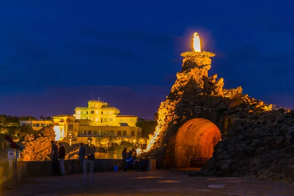 Biarritz'deki Frangı Rocher de la Vierge gün batımı görünümü