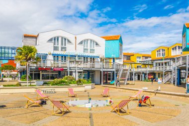 La Rochelle, Fransa, 12 Mayıs 2017: Renkli ahşap evler içinde Le Gabut district La Rochelle, Frangı görünümünü