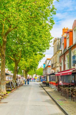 La Rochelle, Fransa, 12 Mayıs 2017: Renkli ahşap evler içinde Le Gabut district La Rochelle, Frangı görünümünü