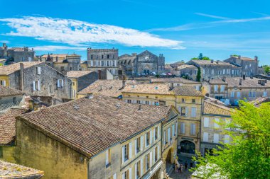 Saint Emilion, Fransa, 16 Mayıs 2017: Fransız köyünde Saint Emilio havadan görünümü