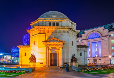Bellek Hall, Birmingham Kütüphane ve Baskerville gören, Englan gece manzarası