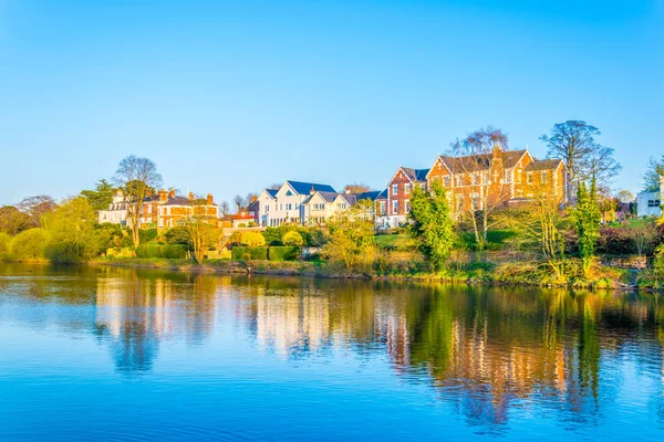 Weergave Van Residentiële Huizen Naast Rivier Dee Chester Englan — Stockfoto