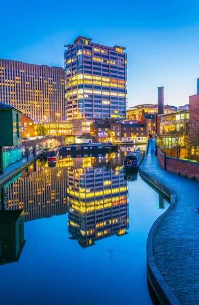 Sunset View Brick Buildings Alongside Water Channel Central Birmingham Englan — Stock Photo, Image