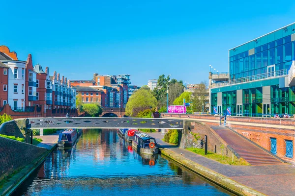 Tegelbyggnader Tillsammans Med Vattenkanal Den Centrala Birmingham Englan — Stockfoto
