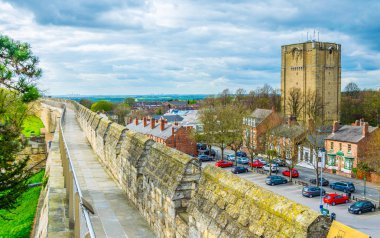 Sur Lincoln kale, Englan