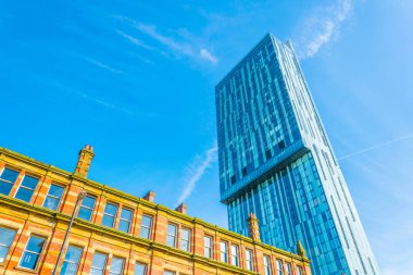 Deansgate Manchester, Englan Caddesi üzerinde görünümü klasik tuğla evler