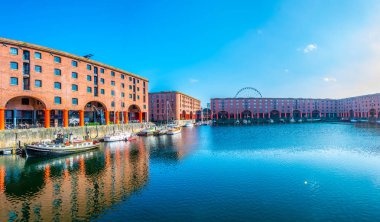 Albert dock Liverpool güneşli gün boyunca, Englan