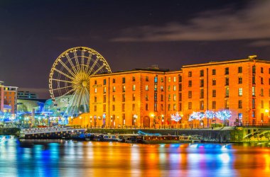 Gece görüş ışıklı Albert dock Liverpool, Englan