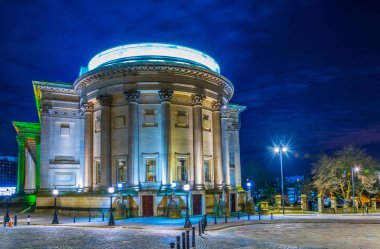 Liverpool, Englan Saint George salonda gece görünümü