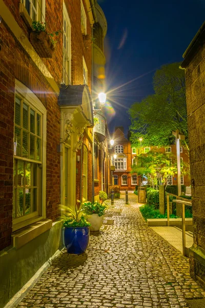 Vista Notturna Vicolo Che Passa Davanti Alla Cattedrale Leicester Inghilterra — Foto Stock