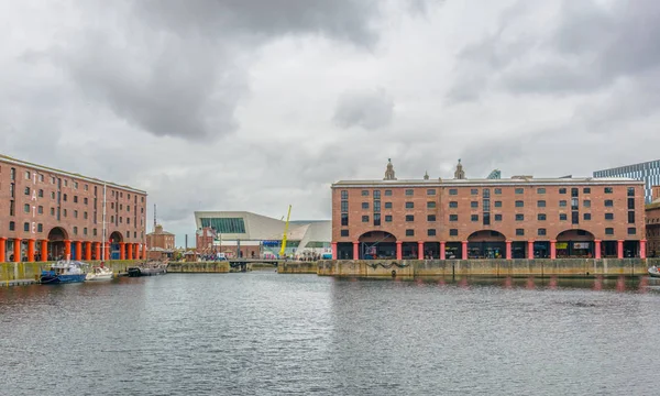 Albert Dock Liverpool Durante Día Nublado Englan — Foto de Stock