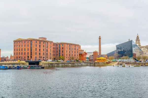 Vista Del Centro Negocios Liverpool Través Albert Dock Englan — Foto de Stock