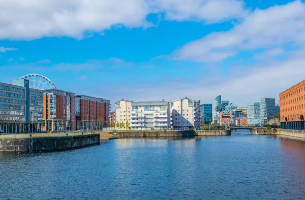 Utsikt Över Business Liverpools Centrum Genom Queens Dock Englan — Stockfoto