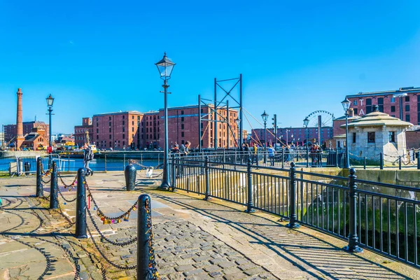 Albert Dock Liverpool Englan Pompa Görünümü — Stok fotoğraf