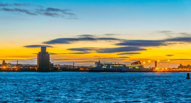 Liverpool, Birleşik Krallık, 5 Nisan 2017: gece görünümünü Birkenhead, Liverpool, Englan