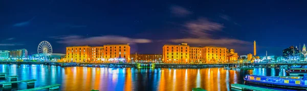 Liverpool Regno Unito Aprile 2017 Vista Notturna Del Centro Congressi — Foto Stock