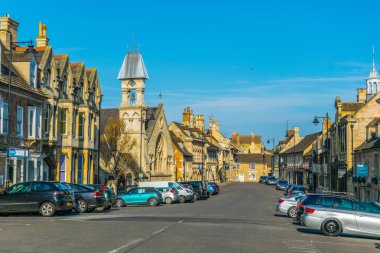 Stamford, Englan bir alışveriş caddesi görünümünü Stamford, Birleşik Krallık, 9 Nisan 2017: