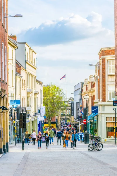 Lincoln Reino Unido Abril 2017 Pessoas Estão Andando Uma Rua — Fotografia de Stock