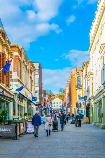 Lincoln United Kingdom Апреля 2017 People Walking Street Lincoln Englan — стоковое фото