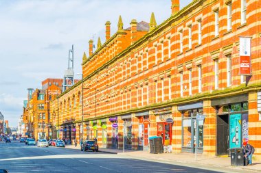 Klasik tuğla evler Manchester, Büyük Britanya, 11 Nisan 2017: görünümünü Deansgate Manchester, Englan Caddesi üzerinde