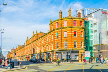 Klasik tuğla evler Manchester, Büyük Britanya, 11 Nisan 2017: görünümünü Deansgate Manchester, Englan Caddesi üzerinde