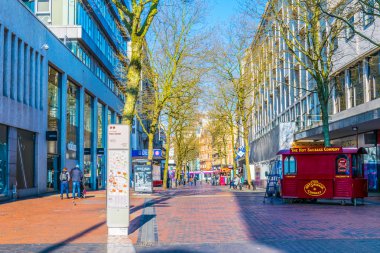Bir alışveriş caddesi Merkez Birmingham, Englan görünümünü Birmingham, Birleşik Krallık, 9 Nisan 2017: