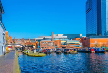 Birmingham, Birleşik Krallık, 9 Nisan 2017: tekneler regency wharf Birmingham, Englan