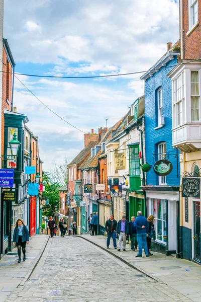 Lincoln United Kingdom Апреля 2017 People Walking Street Lincoln Englan — стоковое фото